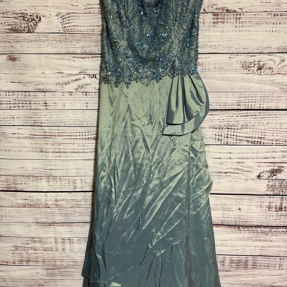 Montage Mon Cheri Women’s 16 Blue Green Beaded Formal Prom Elegant Dress Sequin